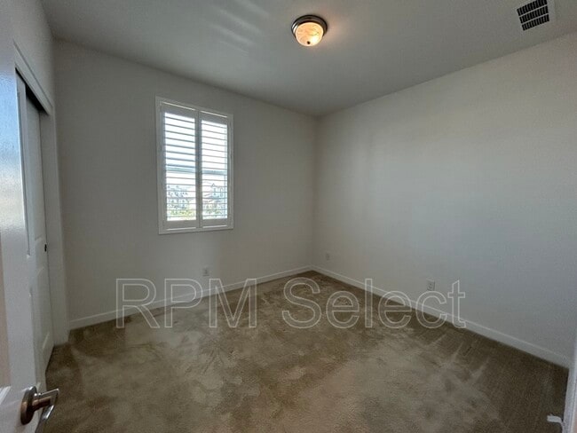 Building Photo - 772 Carnation Dr