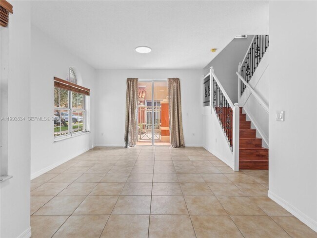 Building Photo - 6201 NW 114th Pl