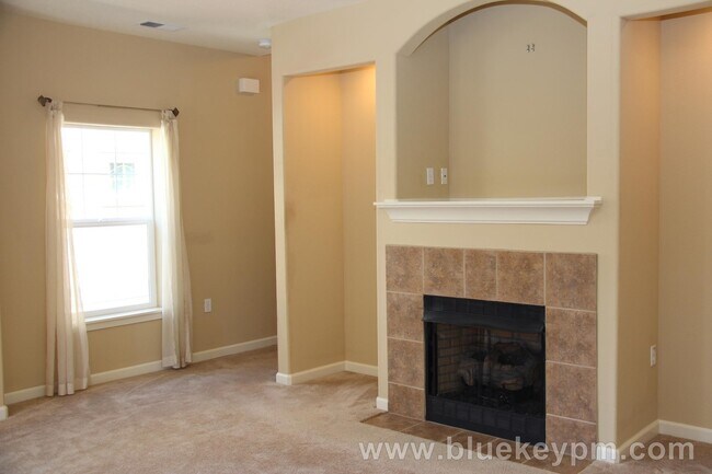 Building Photo - 2 Bed, 2.5 Bath Townhome at Woodhaven Crossing in Sherwood