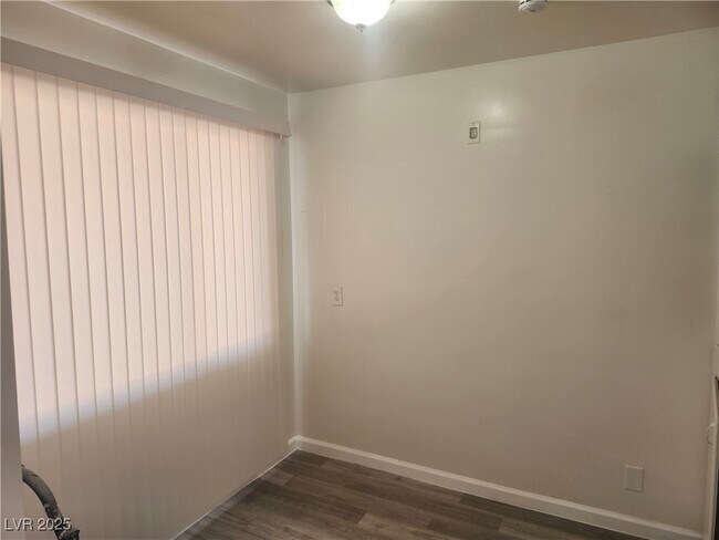 Building Photo - 559 San Pablo Dr