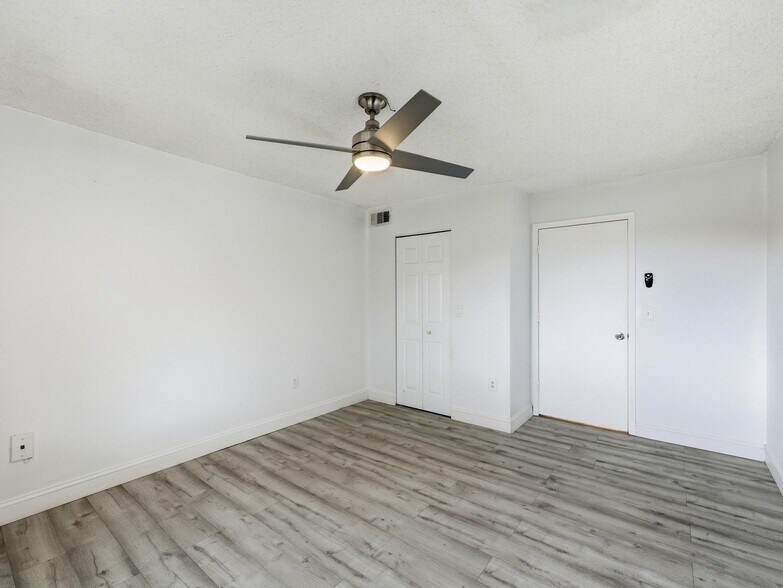 Building Photo - 12166 Saint Andrews Pl