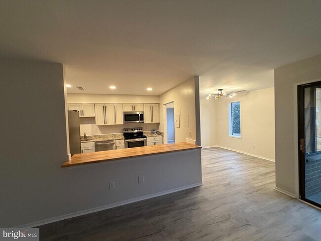 Building Photo - 507 Florida Ave