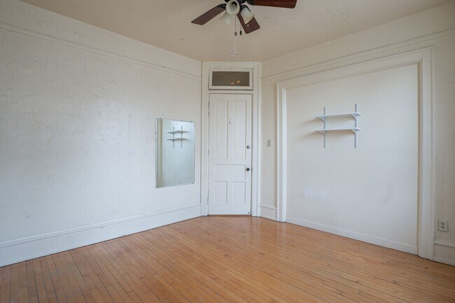 Building Photo - Comstock