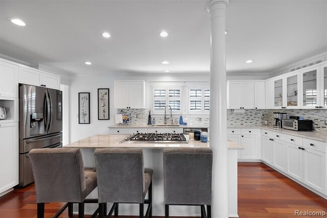 Building Photo - 691 Wallace St