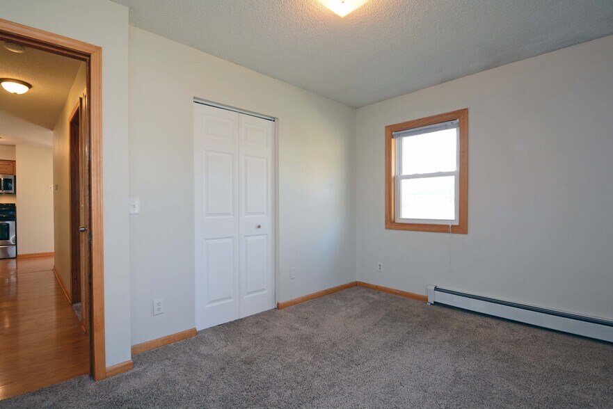 Building Photo - 2105 Hillview Road