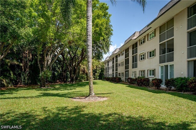 Building Photo - 5419 Rattlesnake Hammock Rd
