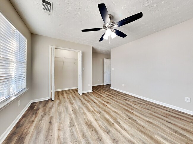 Building Photo - 200 Adam Cir