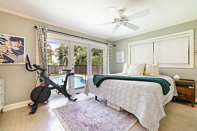 Building Photo - 711 NW 7th Dr