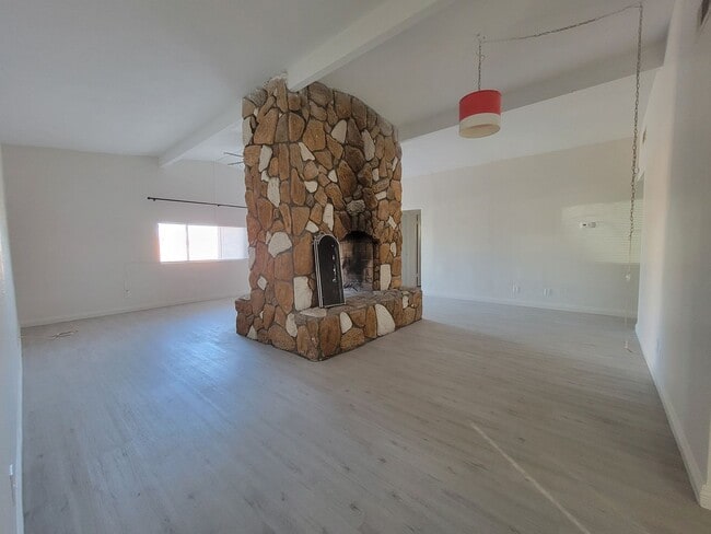 Building Photo - Renovated Single Family Home!  Large backy...