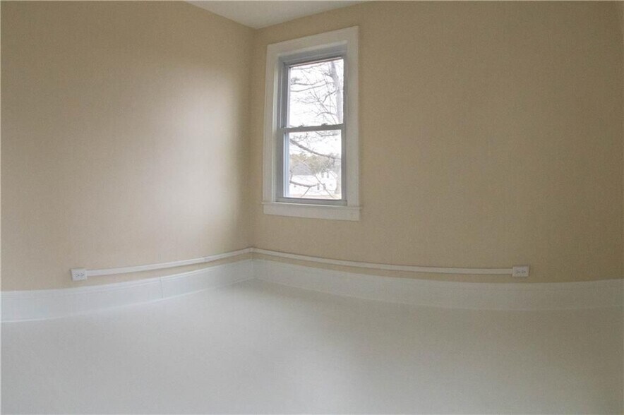 Building Photo - 457 Carolina Back Rd