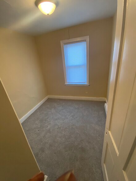 Building Photo - 305 N Everett Ave