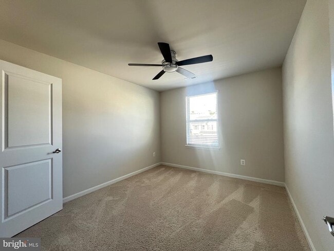 Building Photo - 35 Signal Knob Cottage Dr