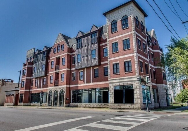 Primary Photo - 4234 S Ellis Ave