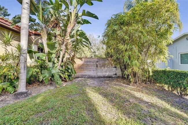 Building Photo - 2611 Roosevelt St