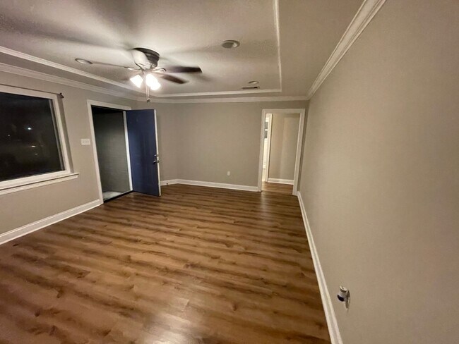 Building Photo - 3715 Winbourne Ave
