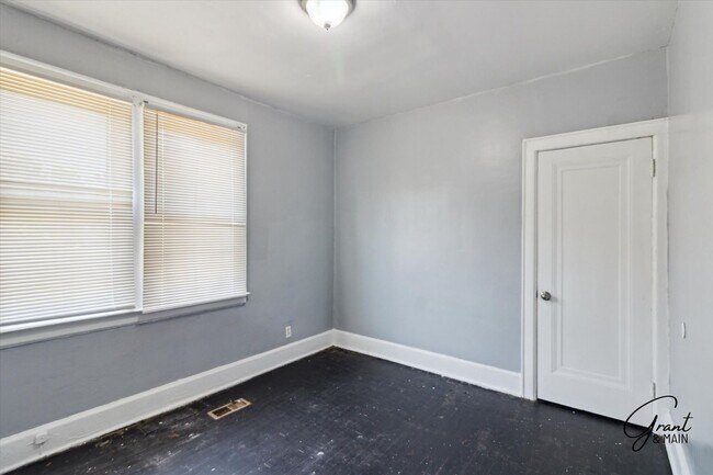 Building Photo - 12107 Stoepel St