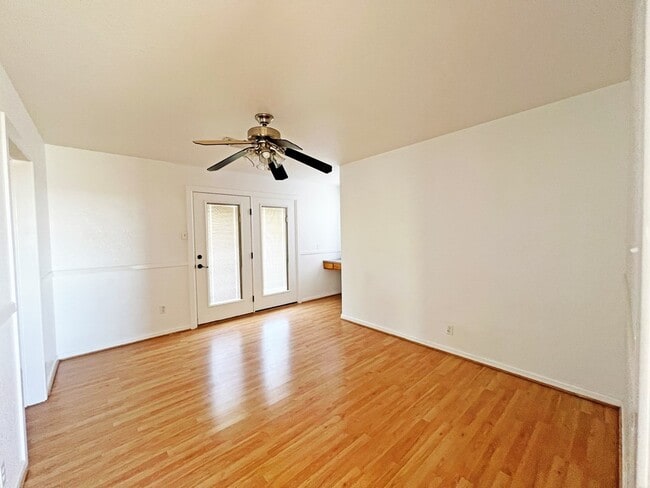 Building Photo - 101 Capt Lee