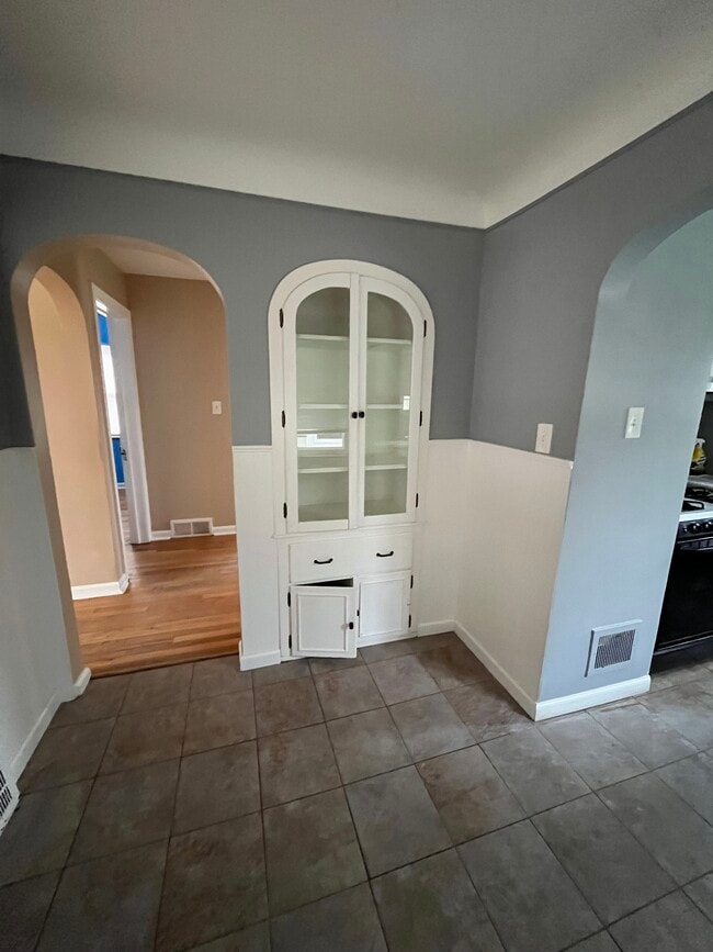 Building Photo - 152 Perry Pl