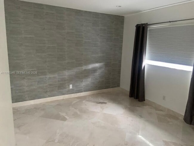 Building Photo - 3406 NE 168th St