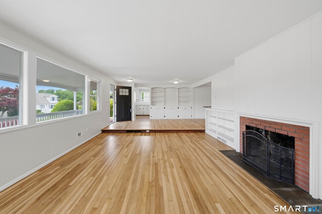 Building Photo - 5 Lilac Ln