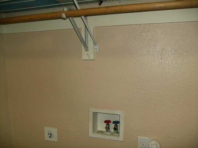 Building Photo - 414 Fleming St