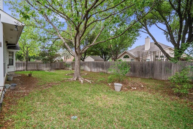 Building Photo - 901 Cashew Ln
