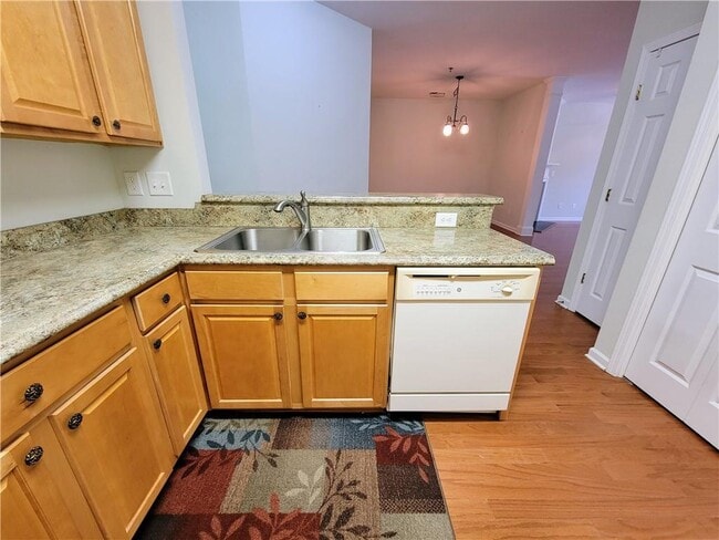 Building Photo - 216 Riverstone Pl