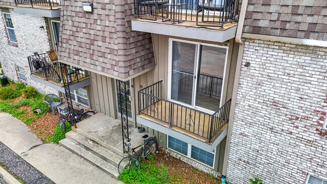 Building Photo - 3408 Balboa Ln