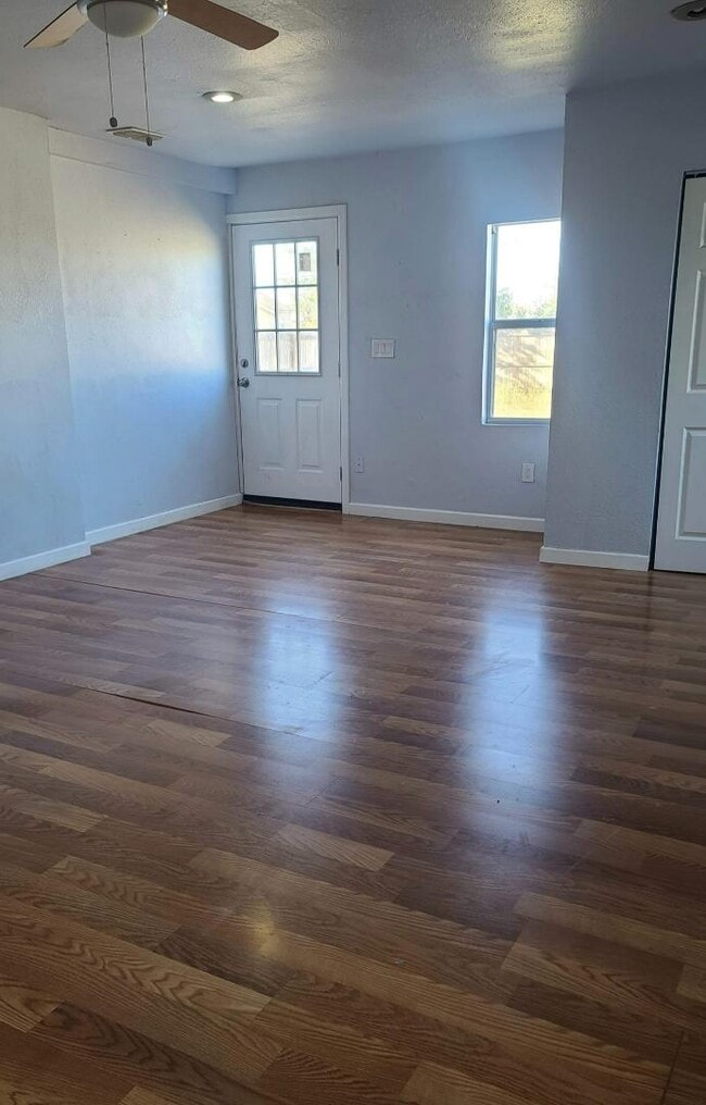 Building Photo - 1507 E 16th St