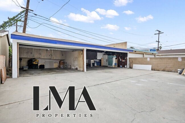 Building Photo - 4317 W 120th St
