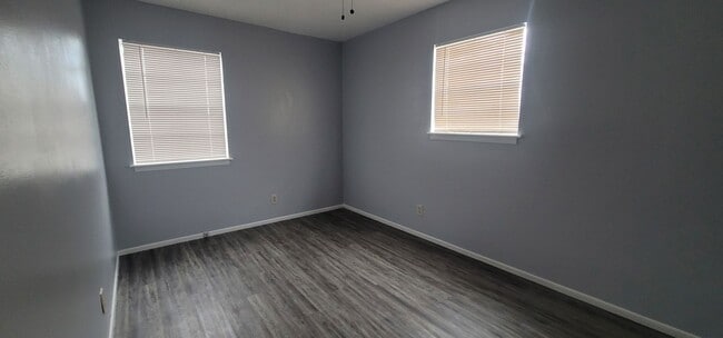 Building Photo - Beautiful and Spacious Home with a Large B...