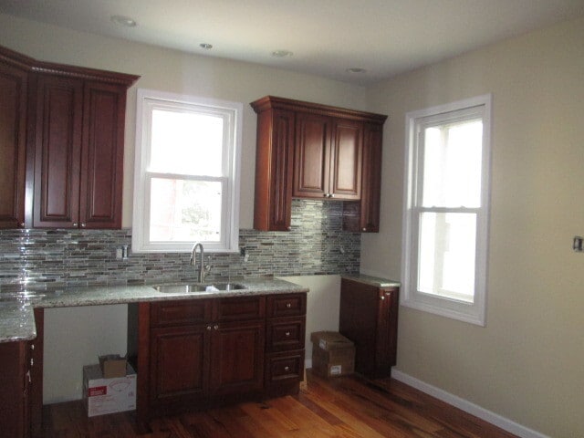 Building Photo - 2 Bedroom, 1 Bath Townhome in trendy Bloomfield.  Convenient!