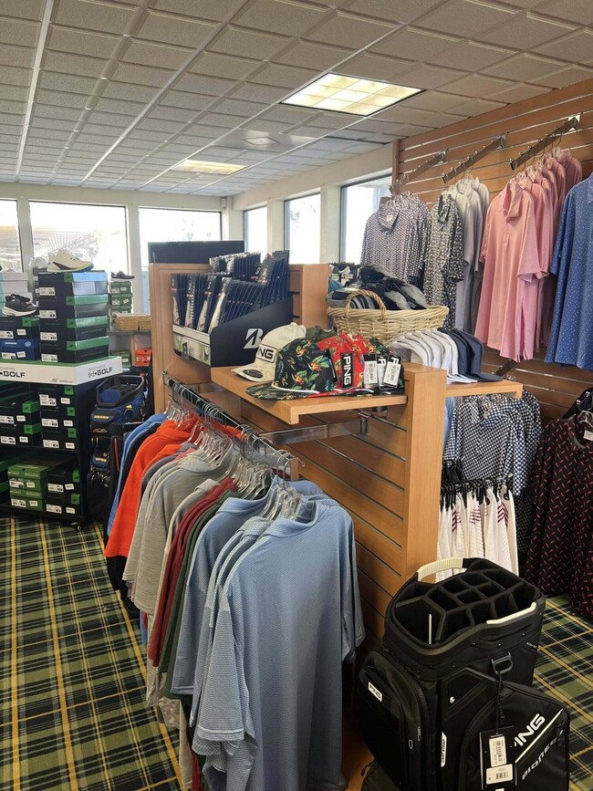 Building Photo - 39345 Moronga Canyon Dr