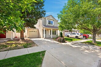 Building Photo - $2,345.95 with $1000 off the first month's rent, 3 Beds - 1 Bath, Single Family Home in Denver wi...