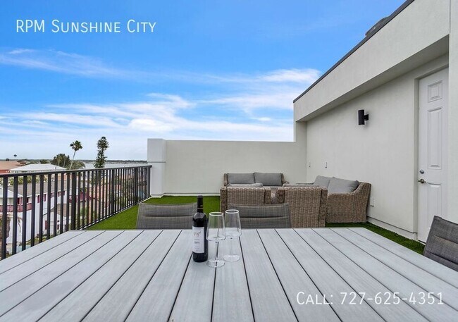 Building Photo - 15405 Gulf Blvd
