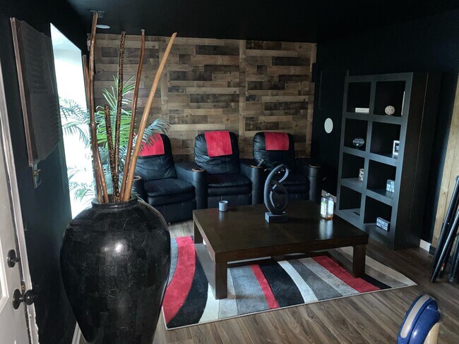 First seating area - 7 Jefferson Ct