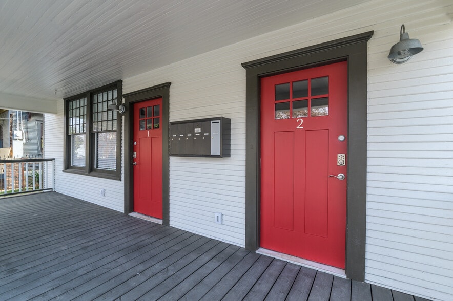 Building Photo - 4602 E Side Ave