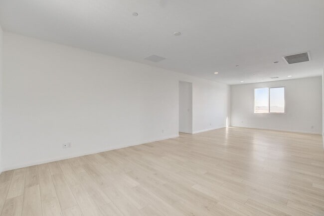 Building Photo - 10276 Thurso Ave