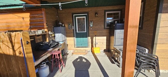 Building Photo - 133 S Fremont Ave