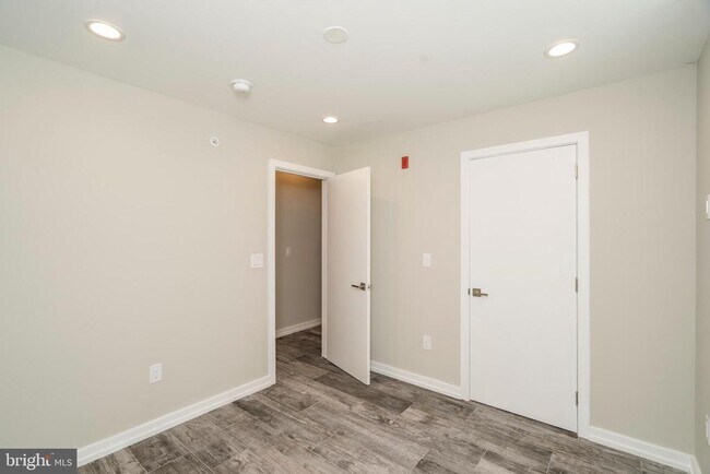 Building Photo - 1701 Bainbridge St