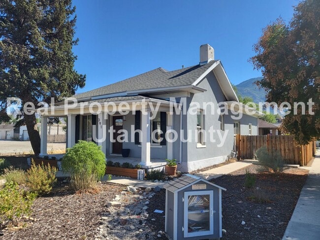 Building Photo - Pet Friendly Home in Provo
