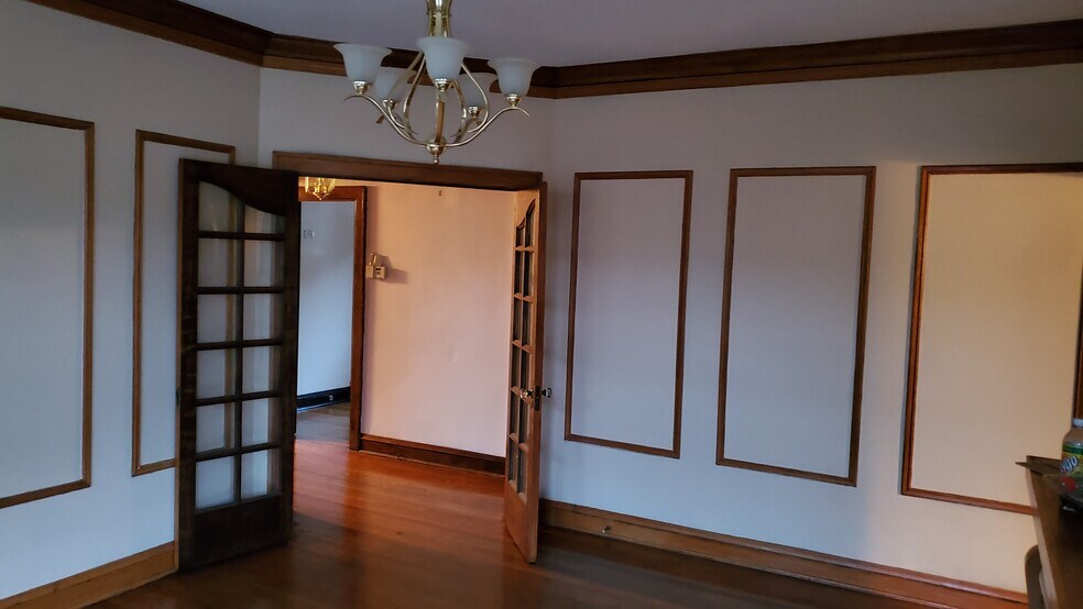 Dinning Room - 8057 S Sangamon St