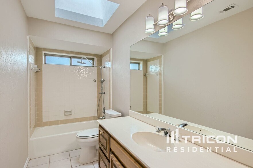 Building Photo - 4707 Vineyard Trail