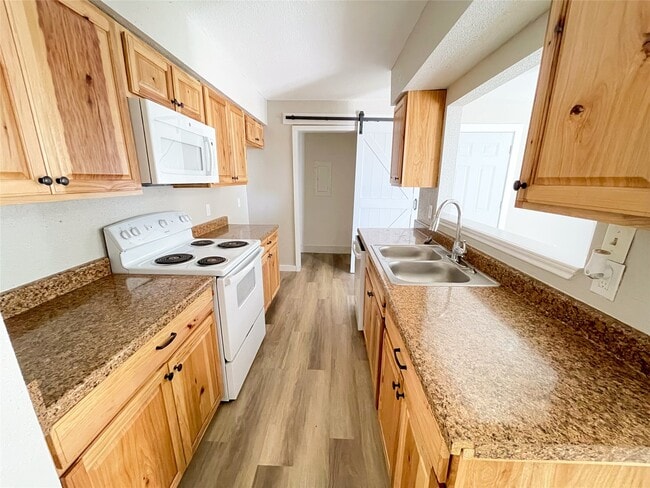 Building Photo - 4612 W Orange St