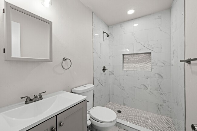 Building Photo - 5528 Dorothy Dr