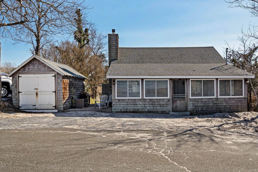 Building Photo - 125 Creek Rd