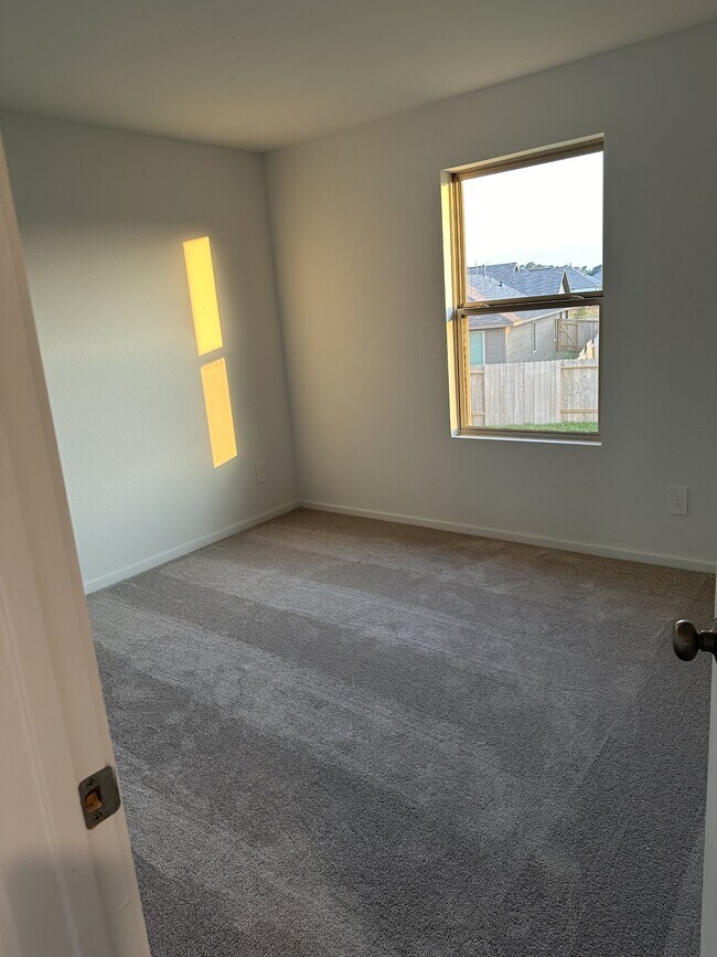 Building Photo - 406 Mdw Acrs Ln