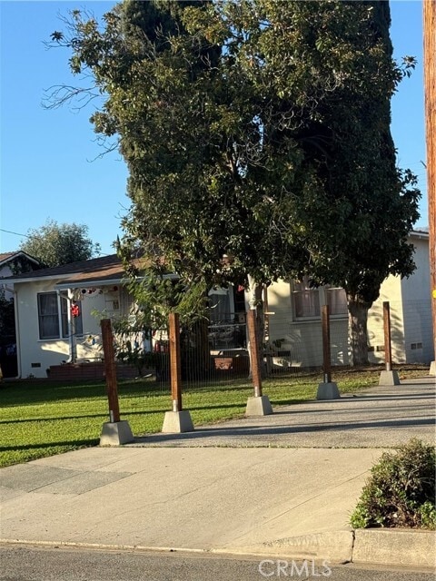 Primary Photo - 11111 Wildflower Rd