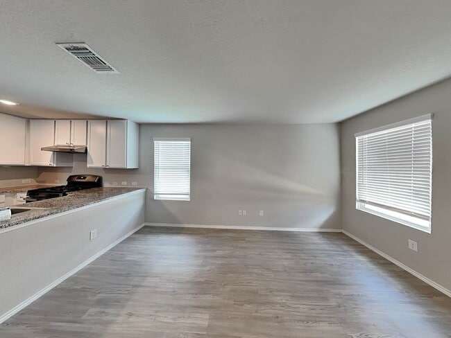 Building Photo - 5517 Verdugos Pl