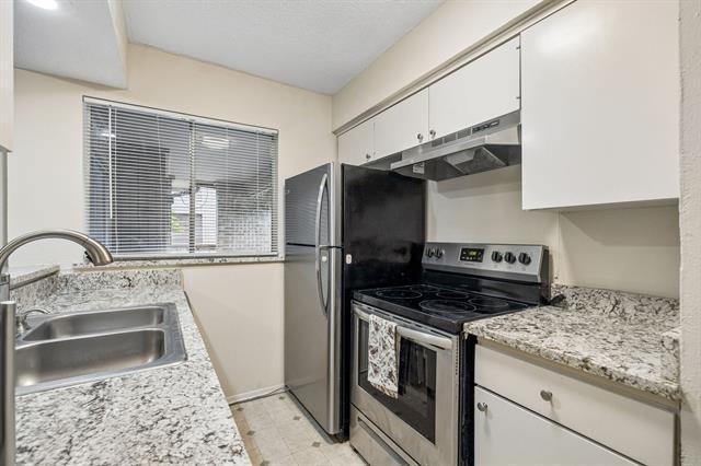 Building Photo - 5138 Amesbury Dr